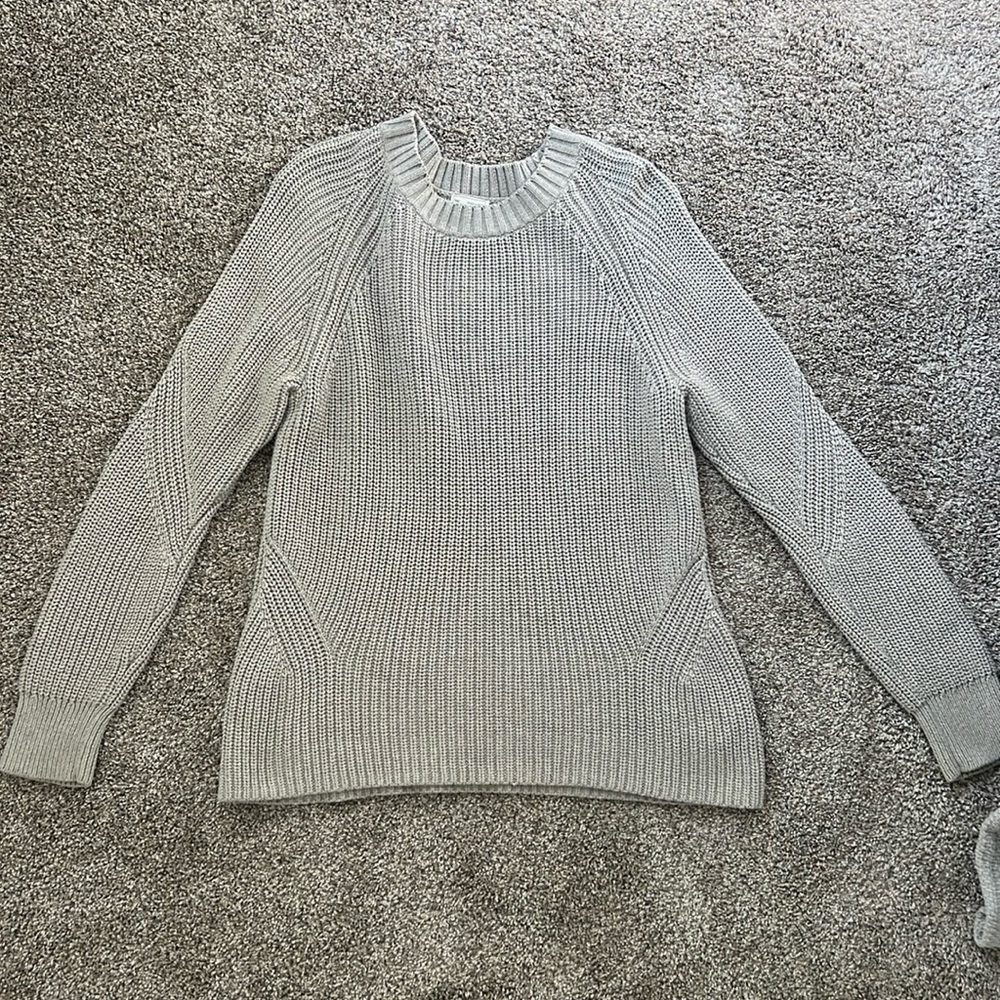 Gap women’s sweater